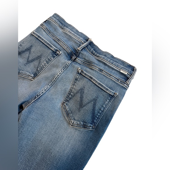 MOTHER The Insider Crop Step Fray Jean in Work Hard Play Hard Size 32 - Picture 7 of 10
